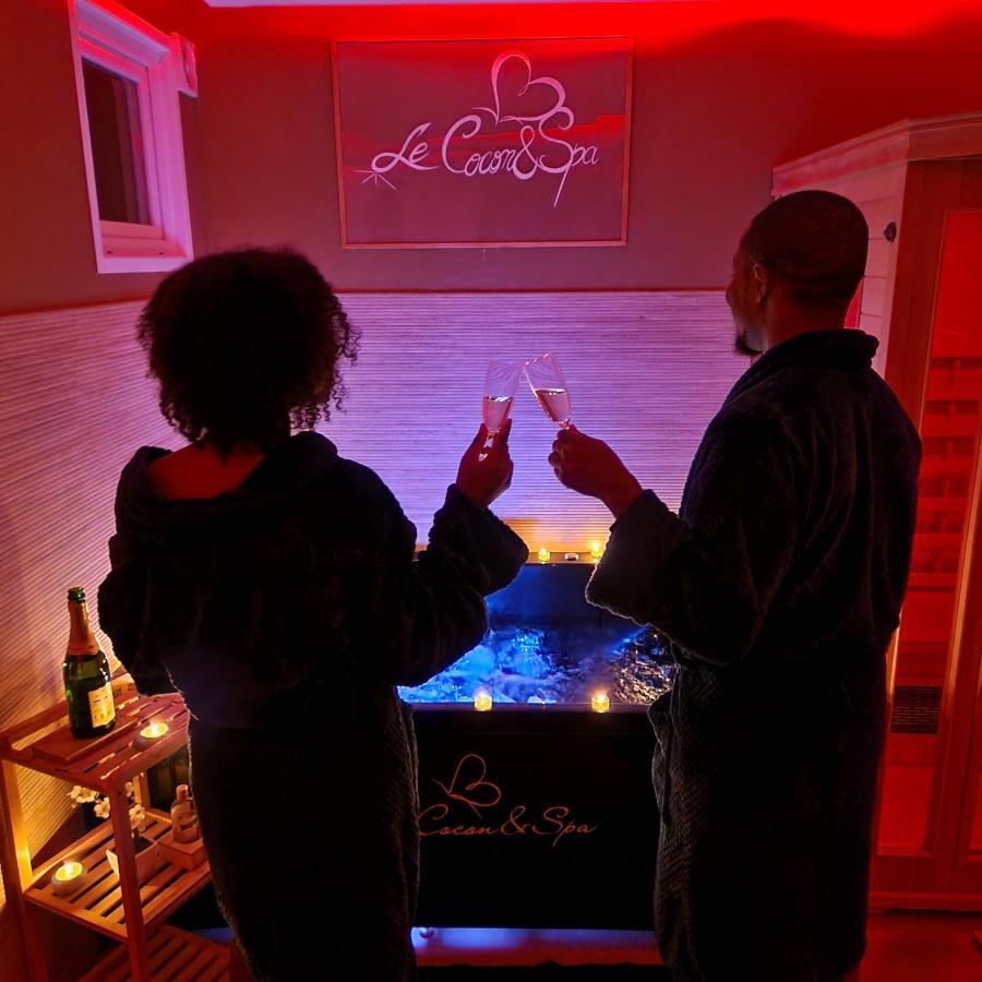 Derniere Reservations Avant Indisponibilite En Septembre Pour 12 Mois, Illimites Jacuzzi Spa Bain A Remous Interieur, Sauna Interieur, Parking Reserve, Vue Et Acces Parc, Prestations Uniques, 1Er Etage Corbeil-Essonnes Dış mekan fotoğraf